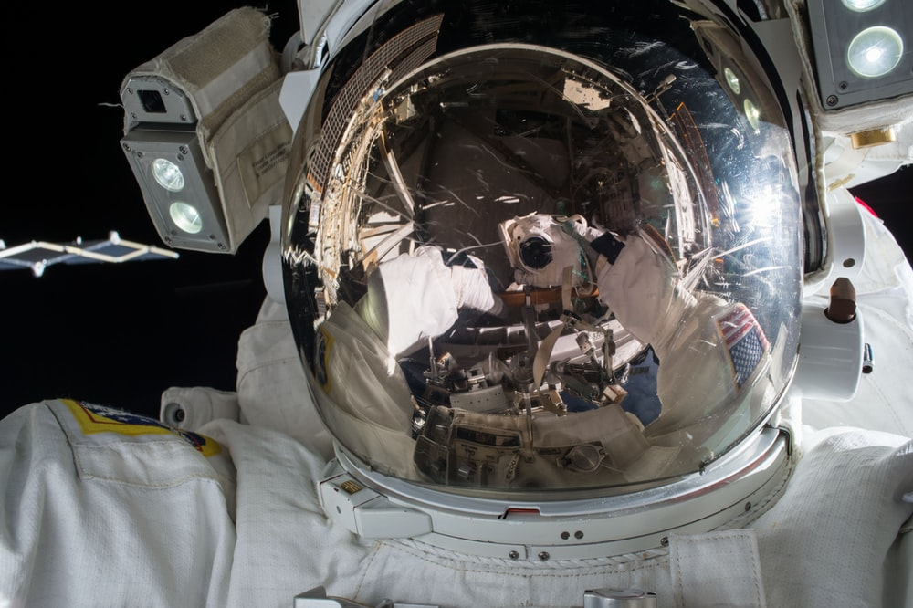 closeup photography of astronaut