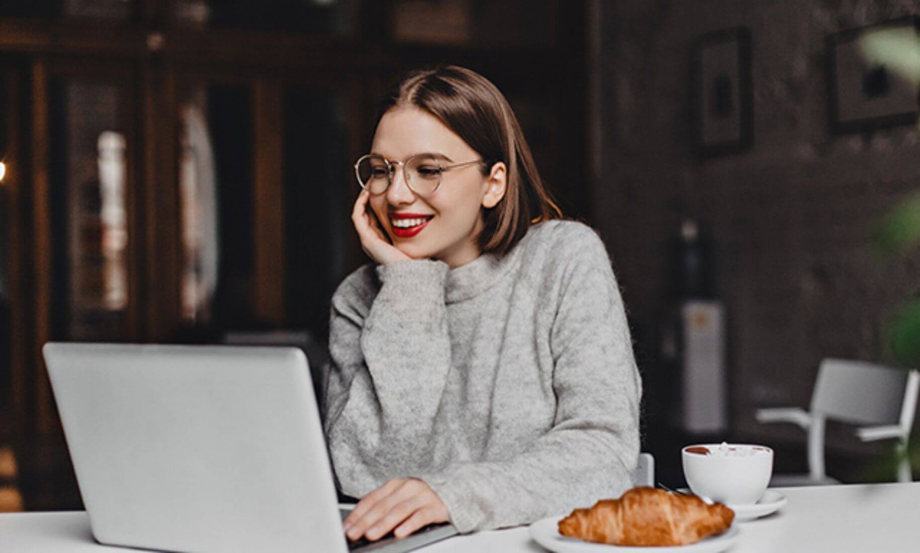 young woman booking free consultation at dlv