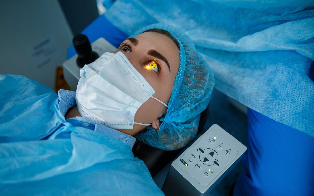 woman getting laser surgery at dlv