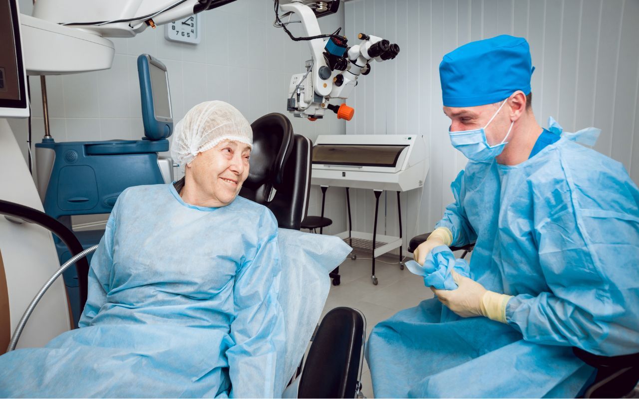 woman having cataract surgery at dlv